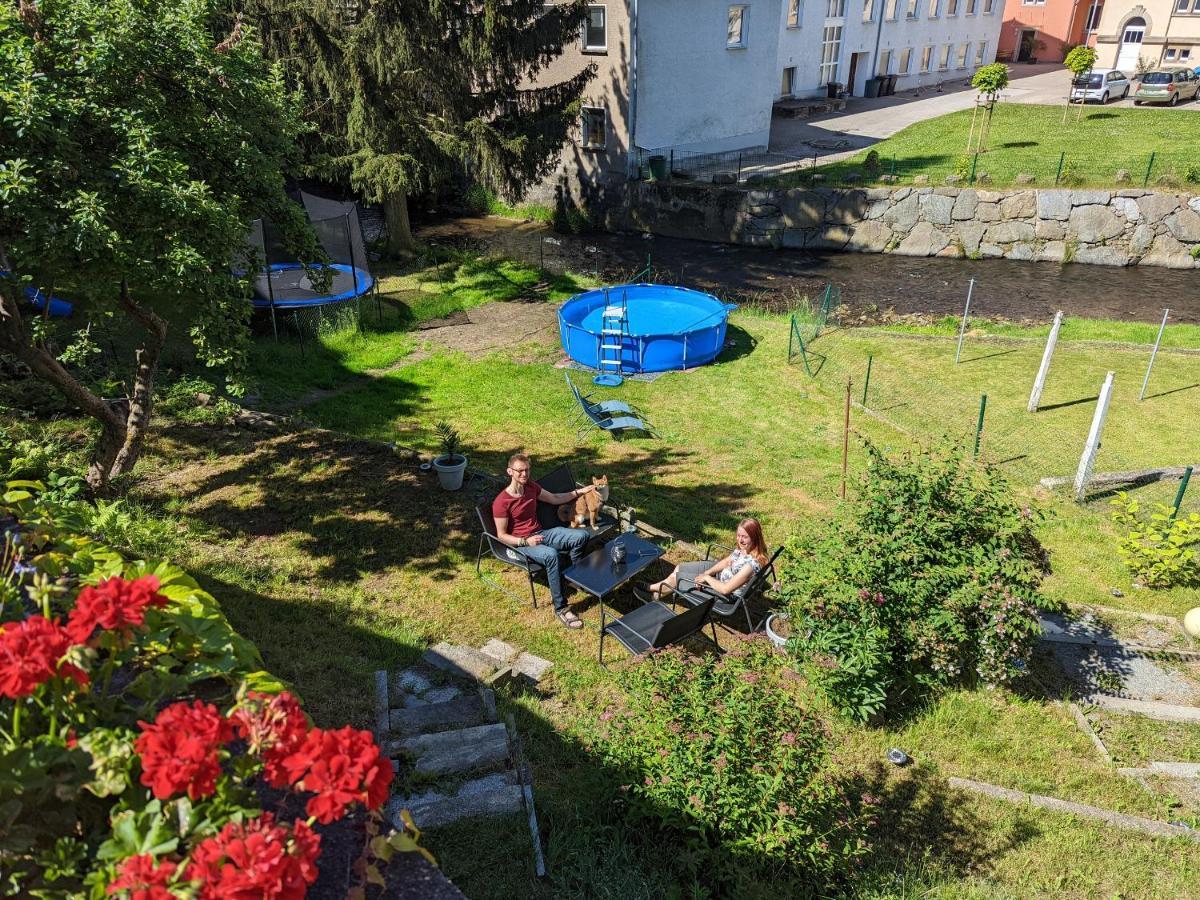 Апартаменты Urlaubstraum Mit Pool, Terrasse & Fluss Im Garten - Ut Зебниц Экстерьер фото