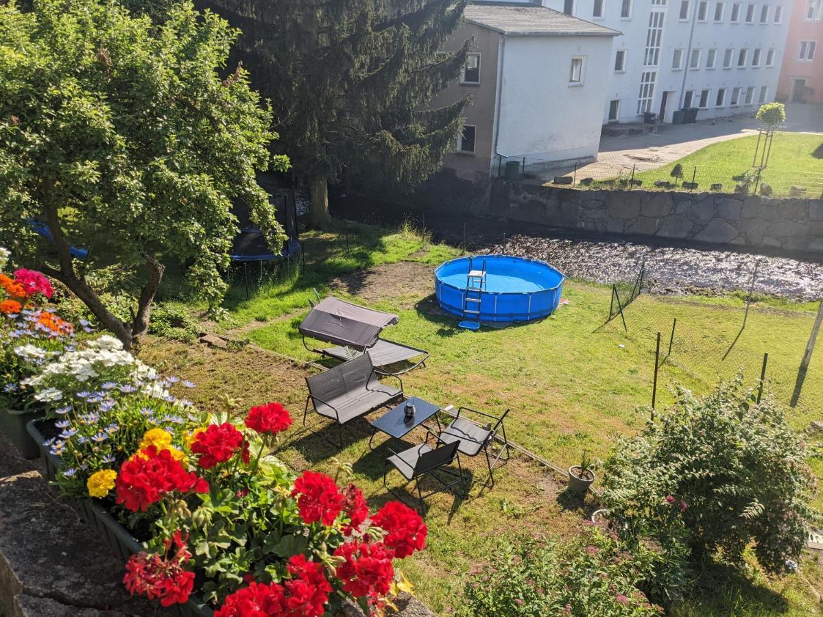 Апартаменты Urlaubstraum Mit Pool, Terrasse & Fluss Im Garten - Ut Зебниц Экстерьер фото